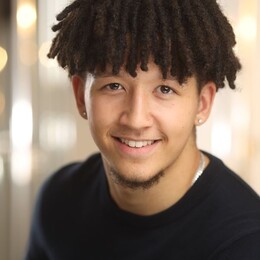 Ethan Casey-Clothier (Eddie)